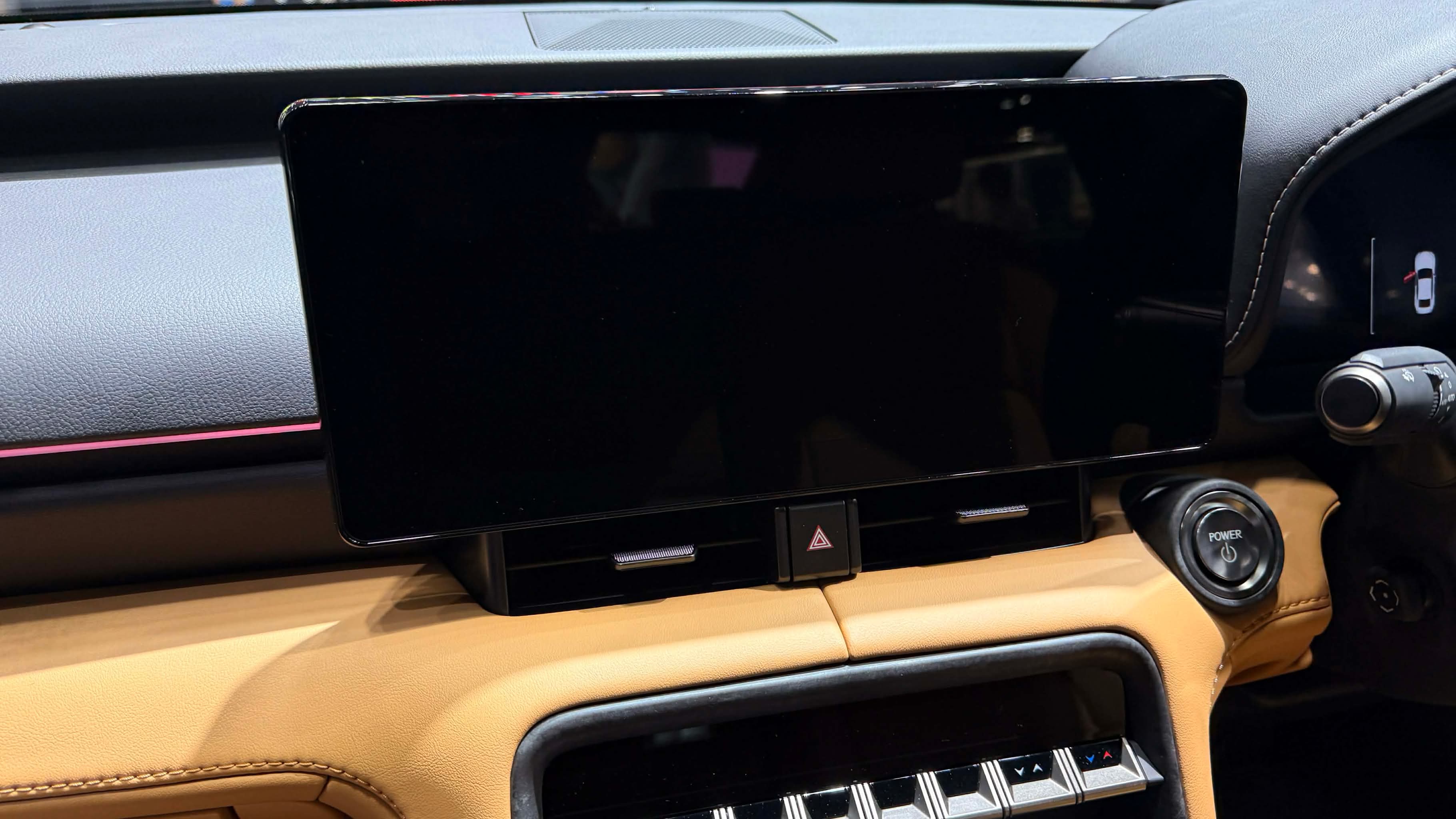 photo of Lexus IS 300h, BIMS 2026