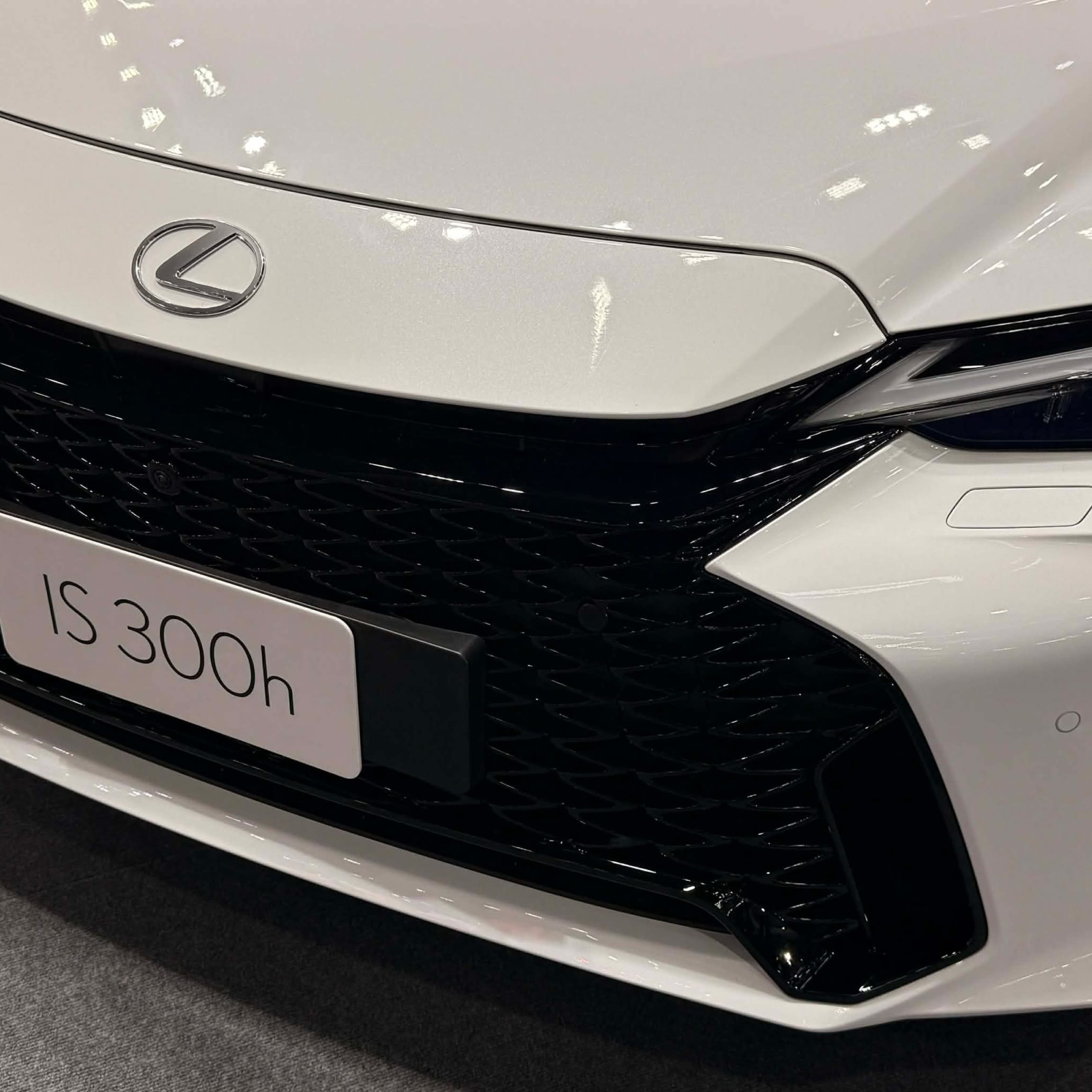 photo of Lexus IS 300h, BIMS 2026