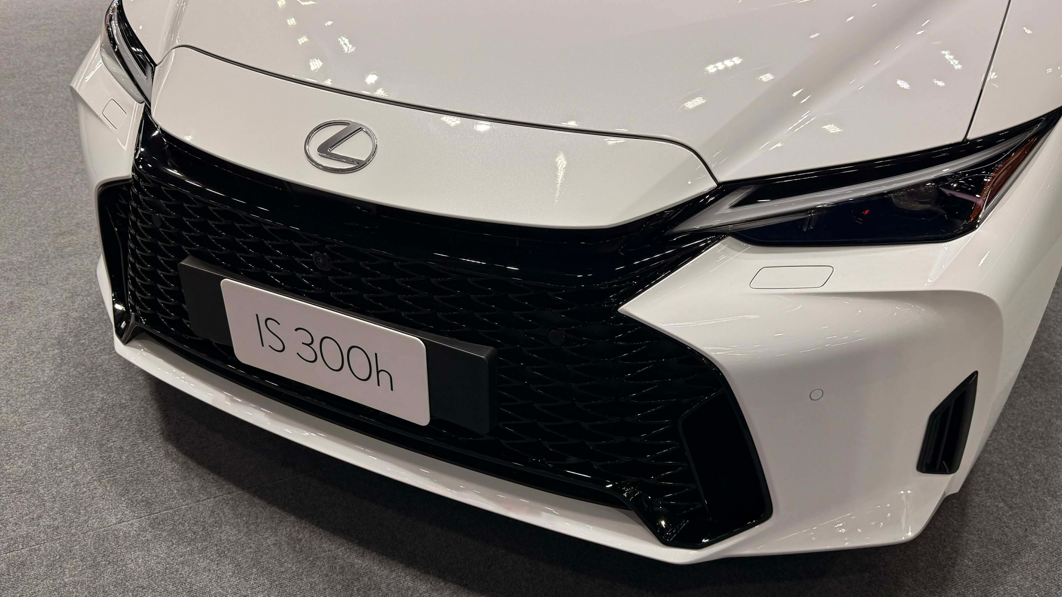 photo of Lexus IS 300h, BIMS 2026