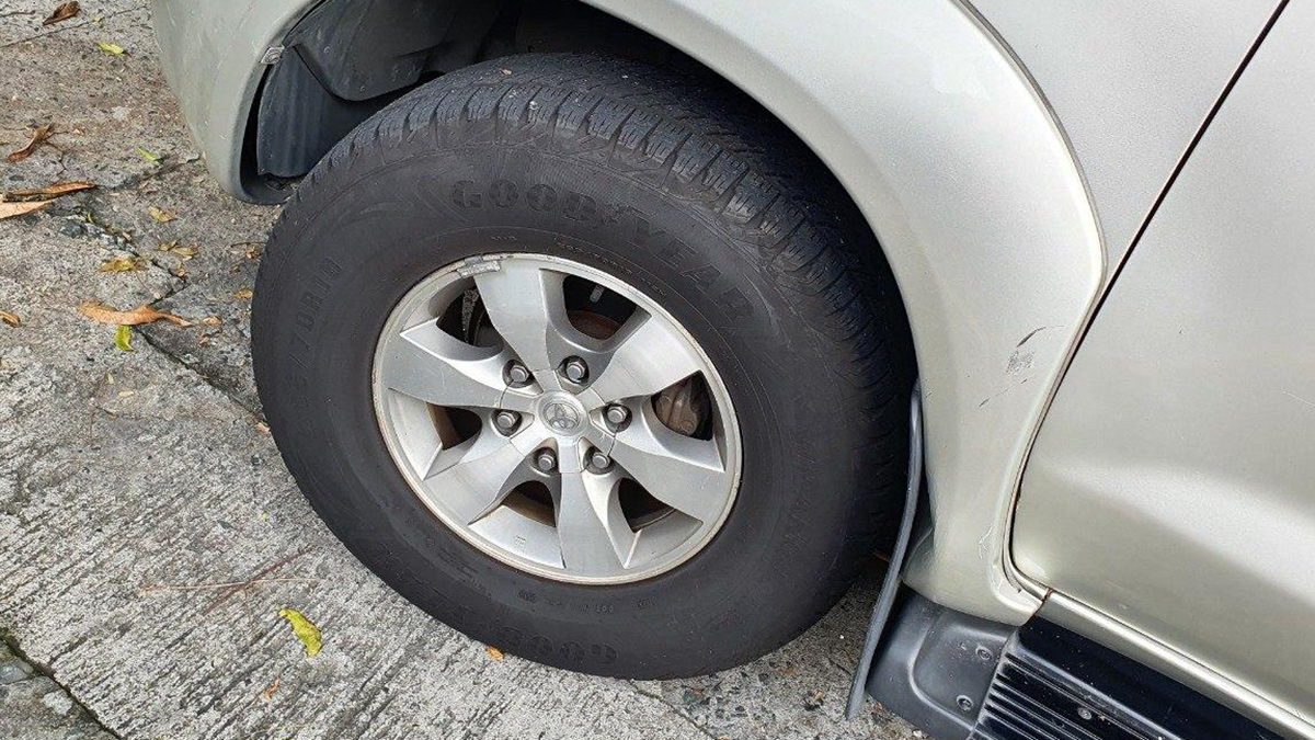 Toyota Fortuner tires